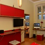 Zentral gelegen - stilvolles Appartment in Moabit